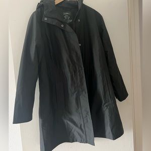 LL Bean 2 in 1 raincoat Women’s Medium Petite